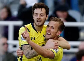 包含凯恩连续十五场比赛得分超过晋级Karsa连续十二场比赛得分超过逆转，现场解说直呼：赛后西汉姆强势反弹——德国杯节点到来的词条